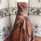 Wunderschönes Vintage-Abendkleid aus Satin mit exquisiter Applikation, langes, elegantes Ballkleid, braun, gh3313