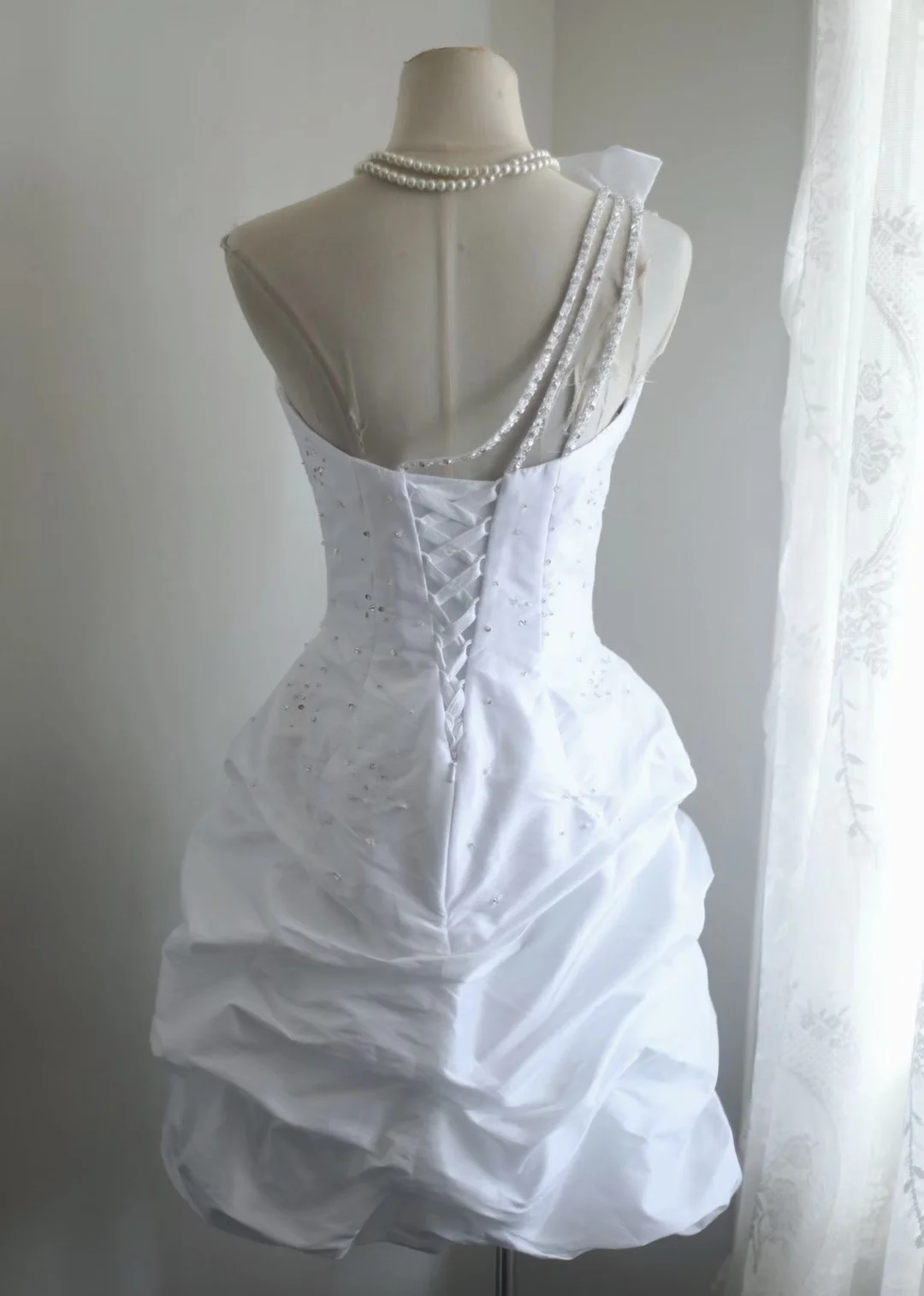 White Short Wedding Dress, One‑Shoulder 3D Ruffle Floral Detail Beaded Bodice Ruched Bubble Skirt Mini Bridal Party Gown gh9102