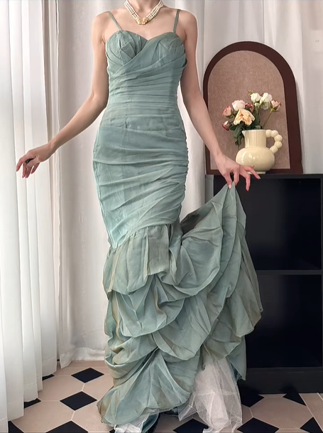 Dusty‑Mint‑Green‑Vintage‑Gown Spaghetti‑Strap Sweetheart‑Neck Full‑Cross‑Ruched‑Design Bodycon‑Mermaid Multi‑Layer‑Irregular‑Ruffled‑Cake‑Skirt Crinkled‑Chiffon‑Fabric Retro‑Evening‑Prom‑Dress gh8833