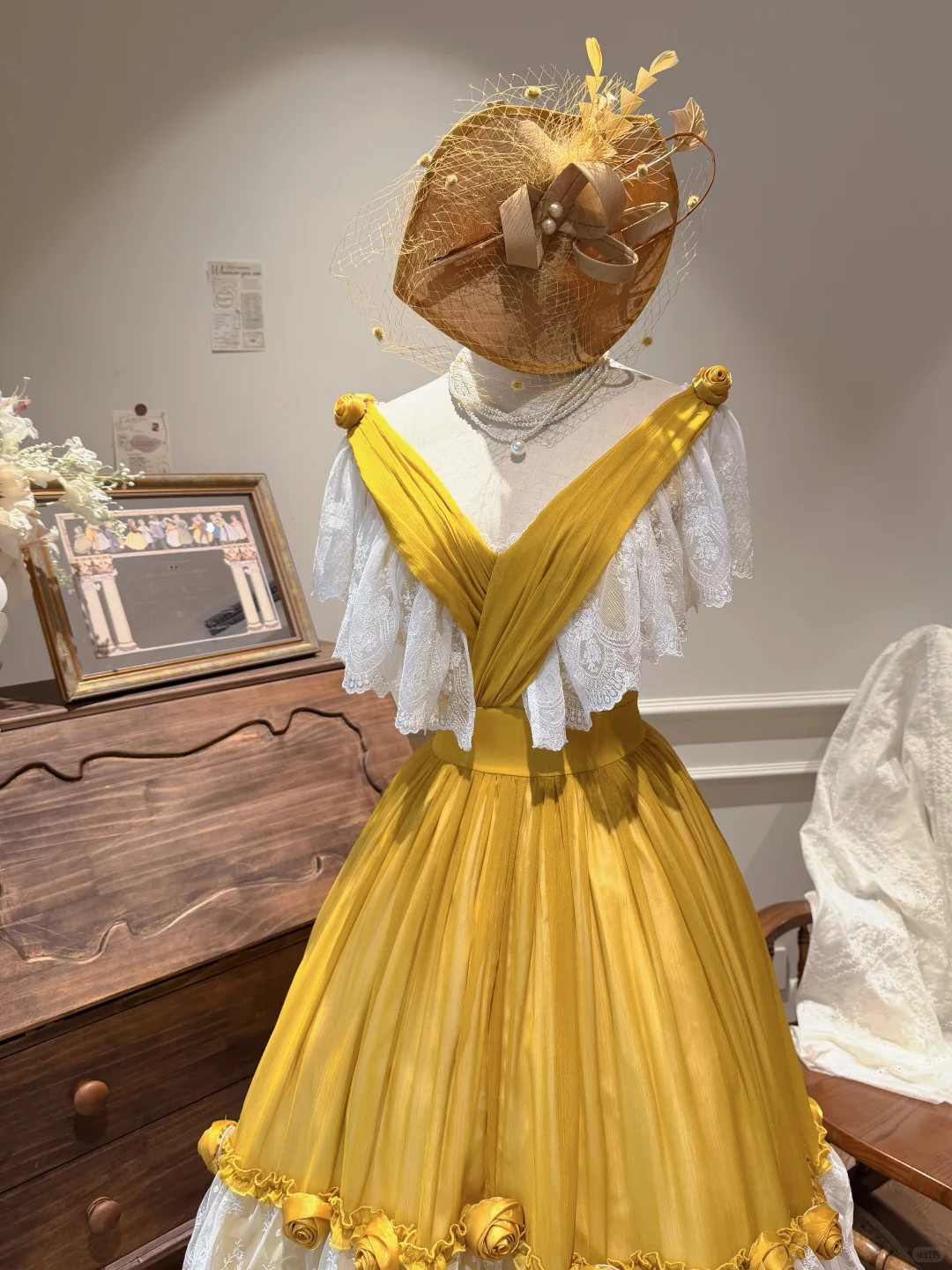 Vintage Yellow V-Neck White Lace Fitted Waist Tiered Cake Skirt Prom & Evening Party Dress gh8495