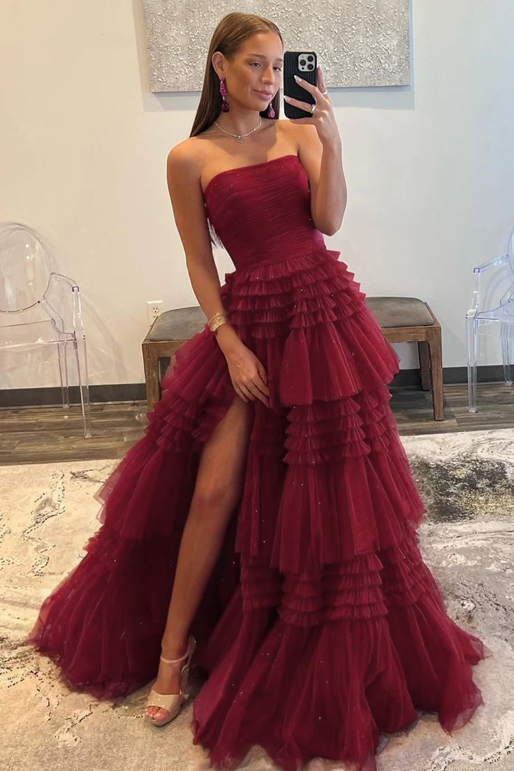 Robe de bal longue en tulle sans bretelles avec volants à plusieurs niveaux gh2676