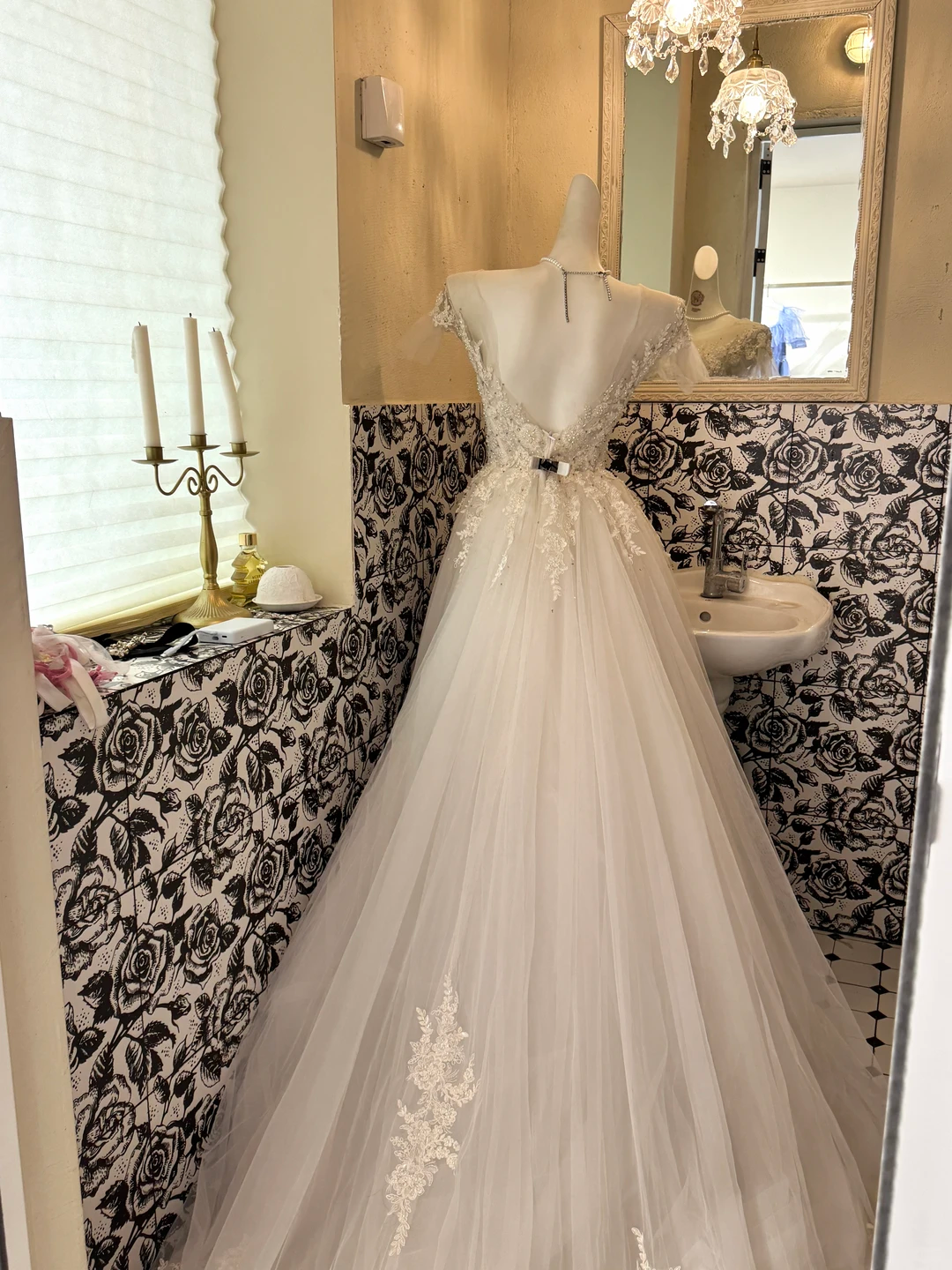 White Lace Classic Elegant Waist-Cinched Full Flared Vintage Romantic Dress, Wedding Gown gh7551