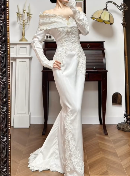 Ivory Vintage Off‑the‑Shoulder Satin Mermaid Lace‑Appliqué Long Train Wedding Dress gh8769
