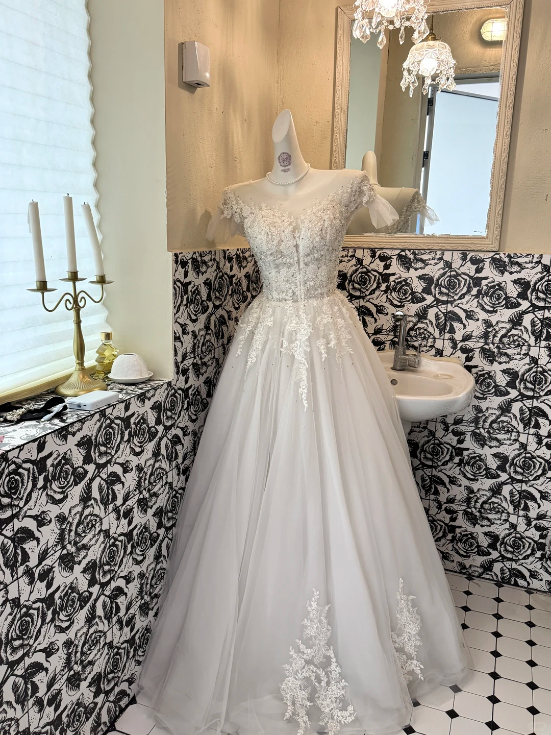 White Lace Classic Elegant Waist-Cinched Full Flared Vintage Romantic Dress, Wedding Gown gh7551