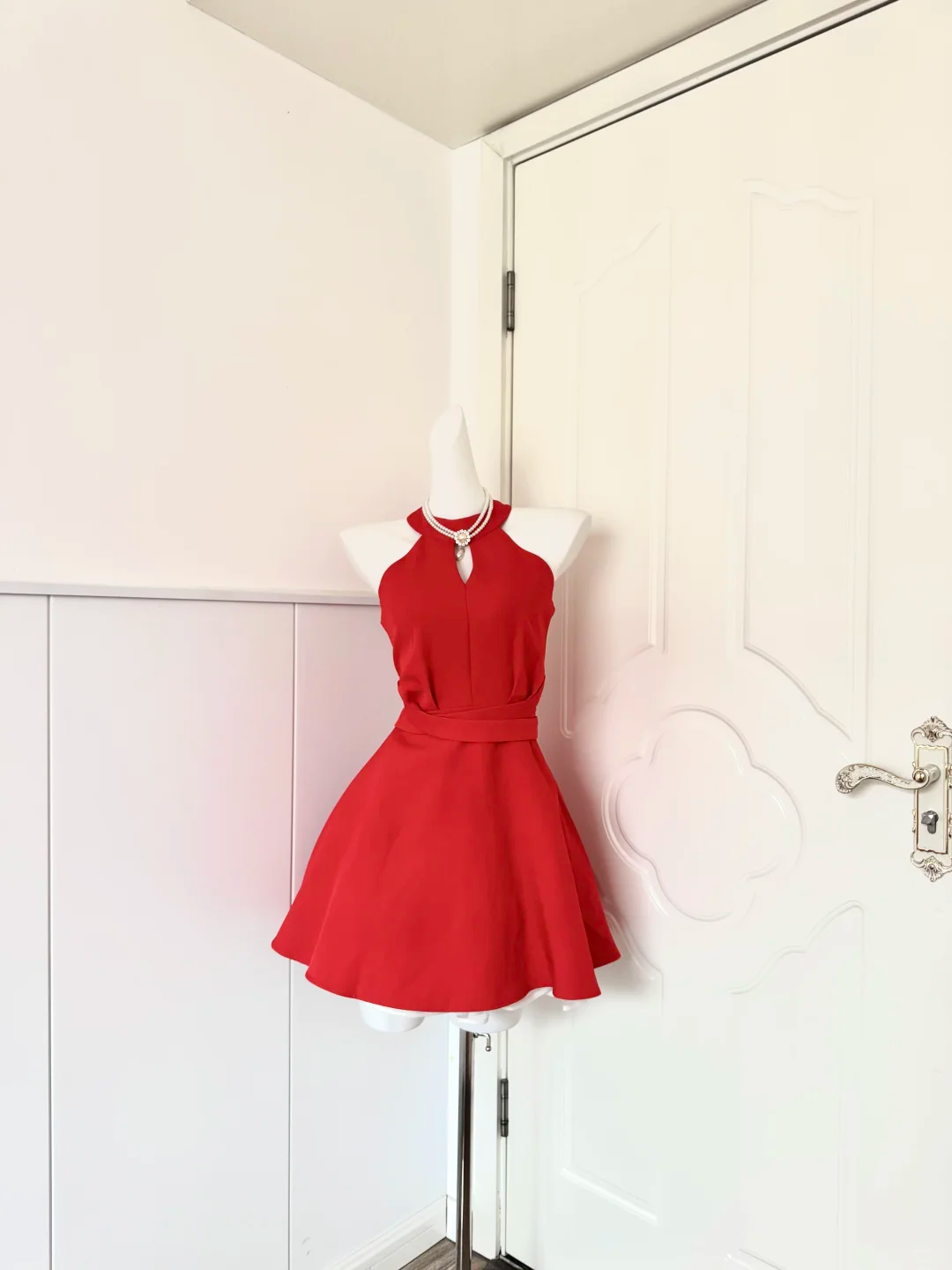 Women Red Homecoming Dress, Sleeveless Halter Keyhole Neckline Wide Wrap Waist Belt Flared A‑Line Mini Party Dress gh9197