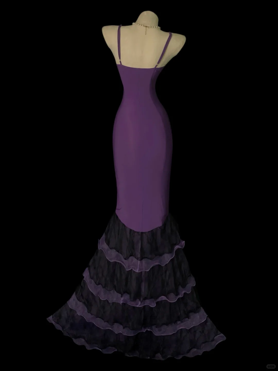 Purple‑Black Vintage Mermaid Evening Gown, Spaghetti Strap V‑Neck, Black Lace Appliqués, Fitted Waist, Tiered Ruffled Lace Mermaid Skirt, Gothic Retro Prom Party Dress gh8884