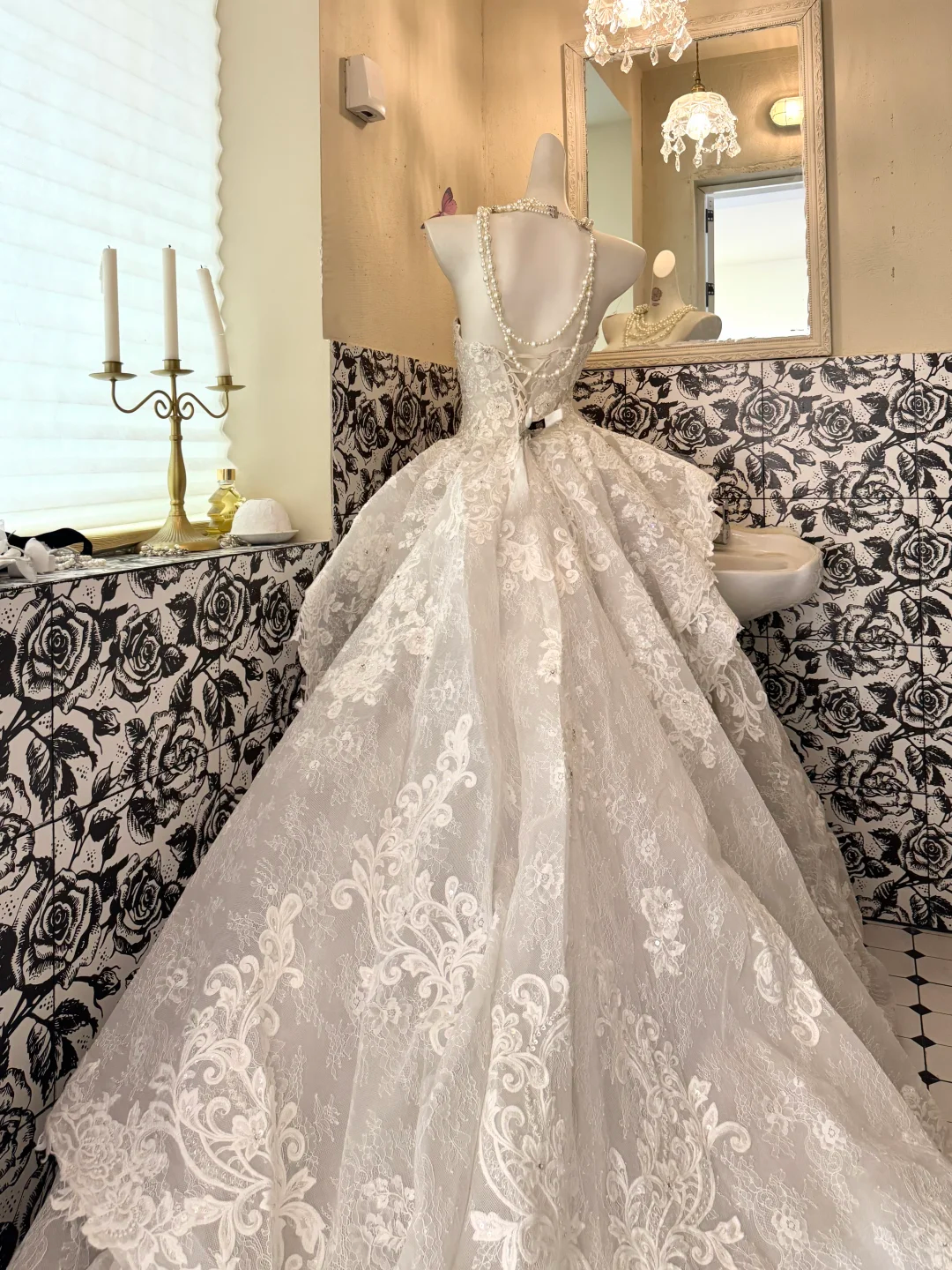 White Strapless Lace Waist-Cinched Full Flared Romantic Dress, Wedding Gown gh7519