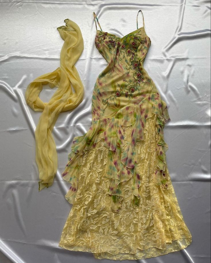 Robe de soirée élégante et exquise en tulle à bretelles spaghetti et perles, longue robe de bal à volants en dentelle, robe de soirée, robe de bal gh3187