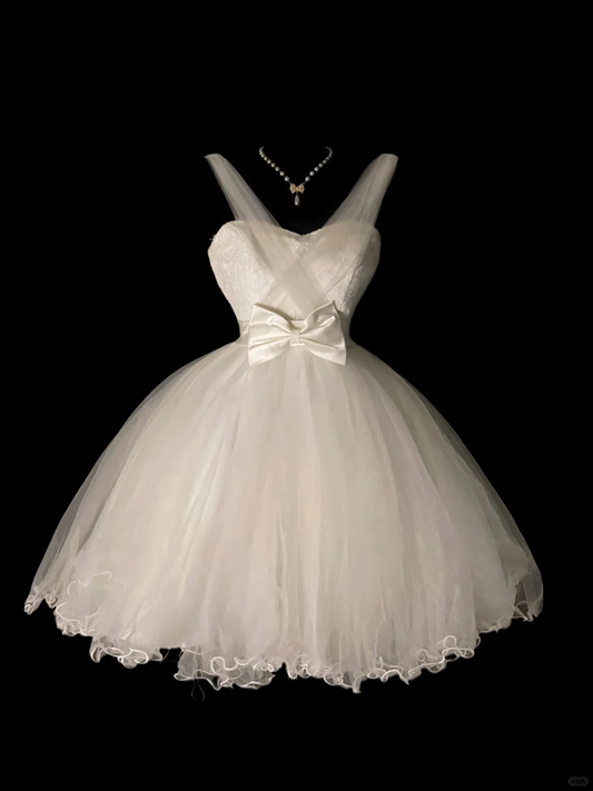 Ivory Vintage Short Wedding Gown, V‑Neck Tulle Wide Straps, Lace Wrap Bodice, Large Satin Bow At Waist, Multi‑Layer Tulle Short Skirt, Ruffled Tulle Hem, Sweet Bridal Prom Party Dress gh8875