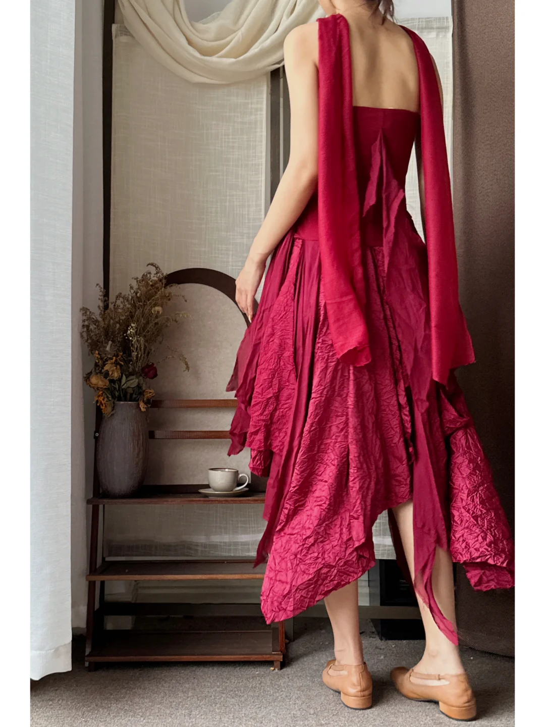 Burgundy‑Strapless‑Asymmetrical‑Gown Detachable‑Halter‑Sash Crinkle‑Textured‑Fabric Multi‑Layer‑Tattered‑Ruffle‑High‑Slit‑Skirt Retro‑Boho‑Photoshoot‑Evening‑Dress gh8853