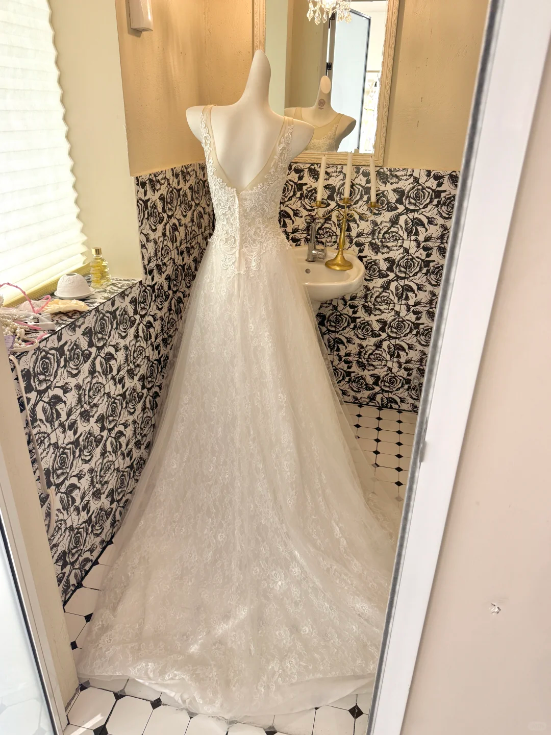Ivory Lace Sleeveless Cinched Waist Figure-Flattering Full Flared Skirt Long Romantic Dress, Wedding Gown gh7803
