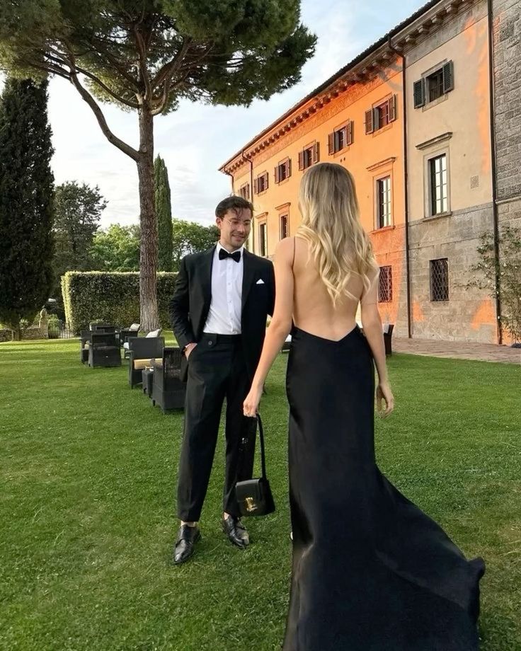Robe de soirée longue en satin noir élégante et sexy avec fente latérale pour invités de mariage gh3431