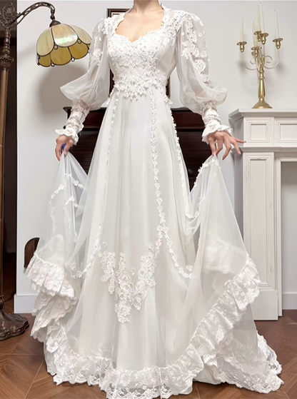 Ivory Vintage V‑Neck Tulle Wedding Dress, Sheer Puff Long Sleeve Bridal Gown gh8748