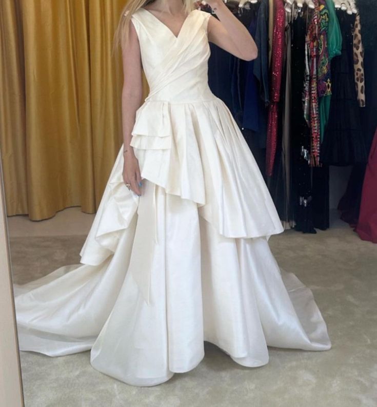 Off-white Elegant Fashion Long Satin Ball Gown Evening Dress Wedding Dress gh3206