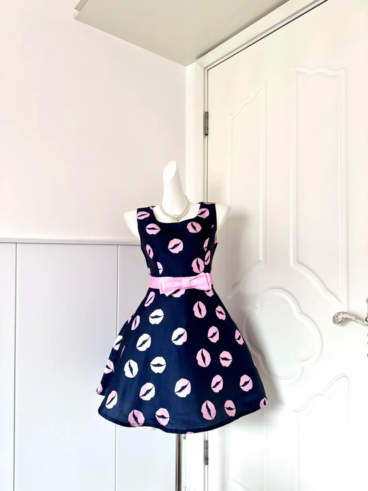 Women Navy Blue Homecoming Dress, Sleeveless Square Neck Lip Print Fabric Pink Satin Bow Wide Sash High Waist Voluminous A‑Line Mini Party Dress gh9233