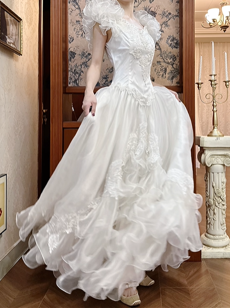 White Vintage Tulle Ball Gown Wedding Prom Dress, V‑Neck Ruffled Puff Sleeves, Lace Beaded Tassel Bodice, Multi‑Layer Curled Ruffle Cake Skirt gh8698