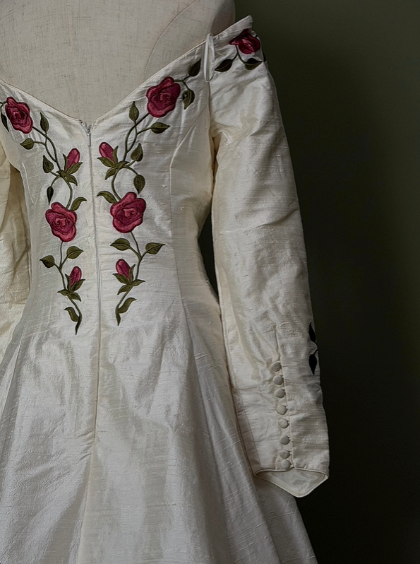 Vintage Off White Long Sleeve Embroidery Fitted Waist Long A-Line Prom & Evening Party Dress gh8500