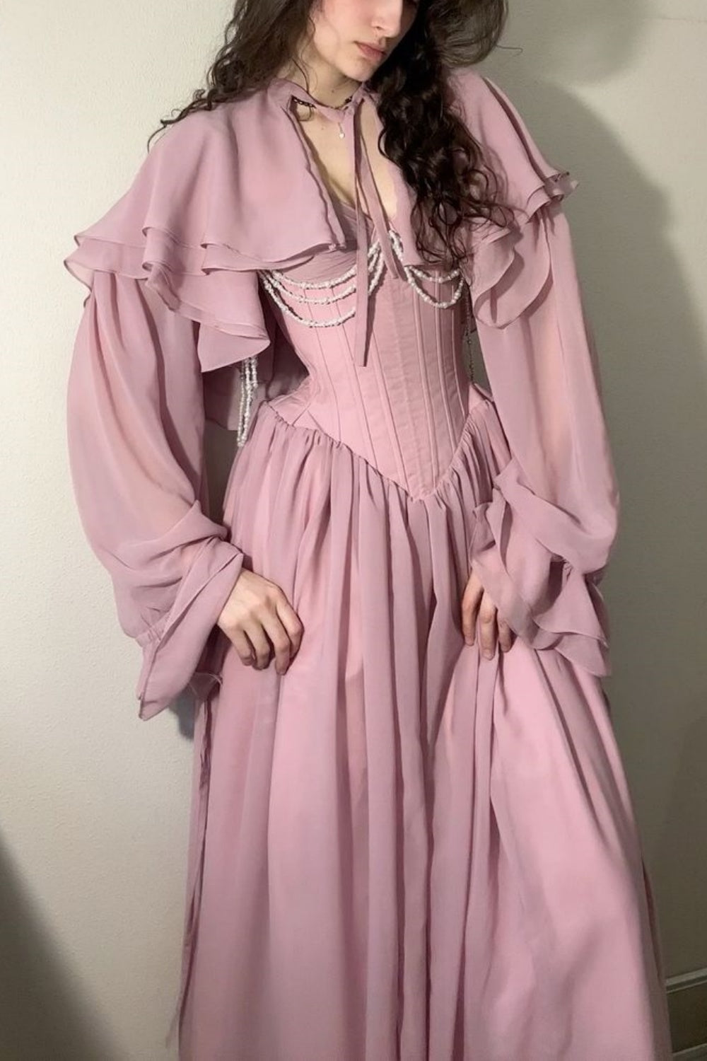 girlhomeshops-Retro, elegantes, fließendes A-Linien-Ballkleid aus Chiffon mit langen Ärmeln und Korsett gh5755