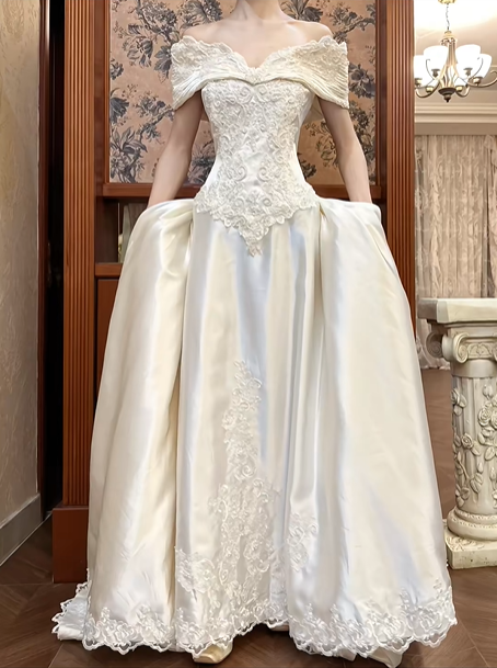 Ivory Vintage Satin Wedding Gown, Off‑the‑Shoulder Fold‑Over V‑Neck, Lace Appliqué Fitted Waist, A‑Line Long Skirt With Lace Embroidery, Lace Trimmed Train, Bridal Prom Dress gh8728