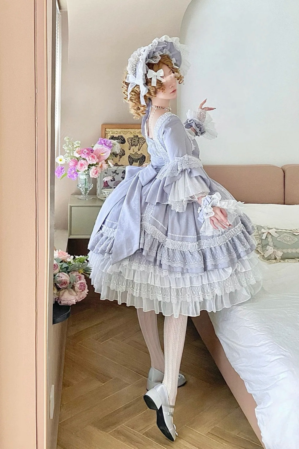 Hellviolettes Satin-Ballkleid mit eckigem Ausschnitt, langen Ärmeln, Stufenrock, Rokoko-Stil, Spitze und Schleife – ideal für Teepartys und Retro-Partys (gh6739)