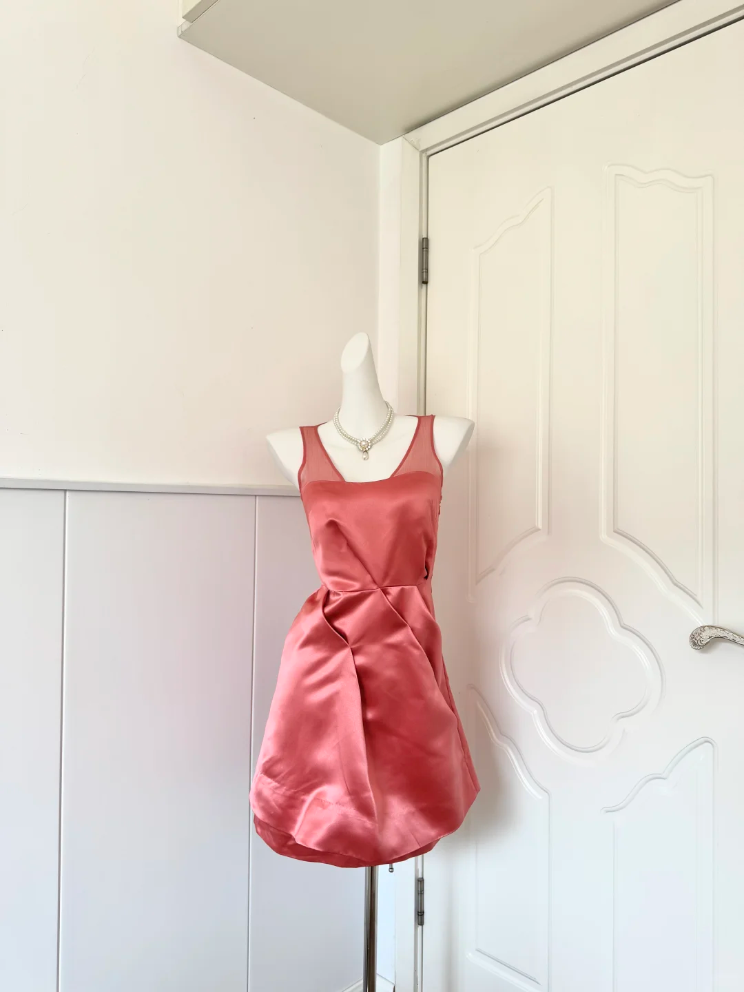 Women Dusty Rose Homecoming Dress, Sleeveless Square Neck With Mesh Inserts Fitted Waist Pleated Bubble Mini Skirt Satin Party Dress gh9190