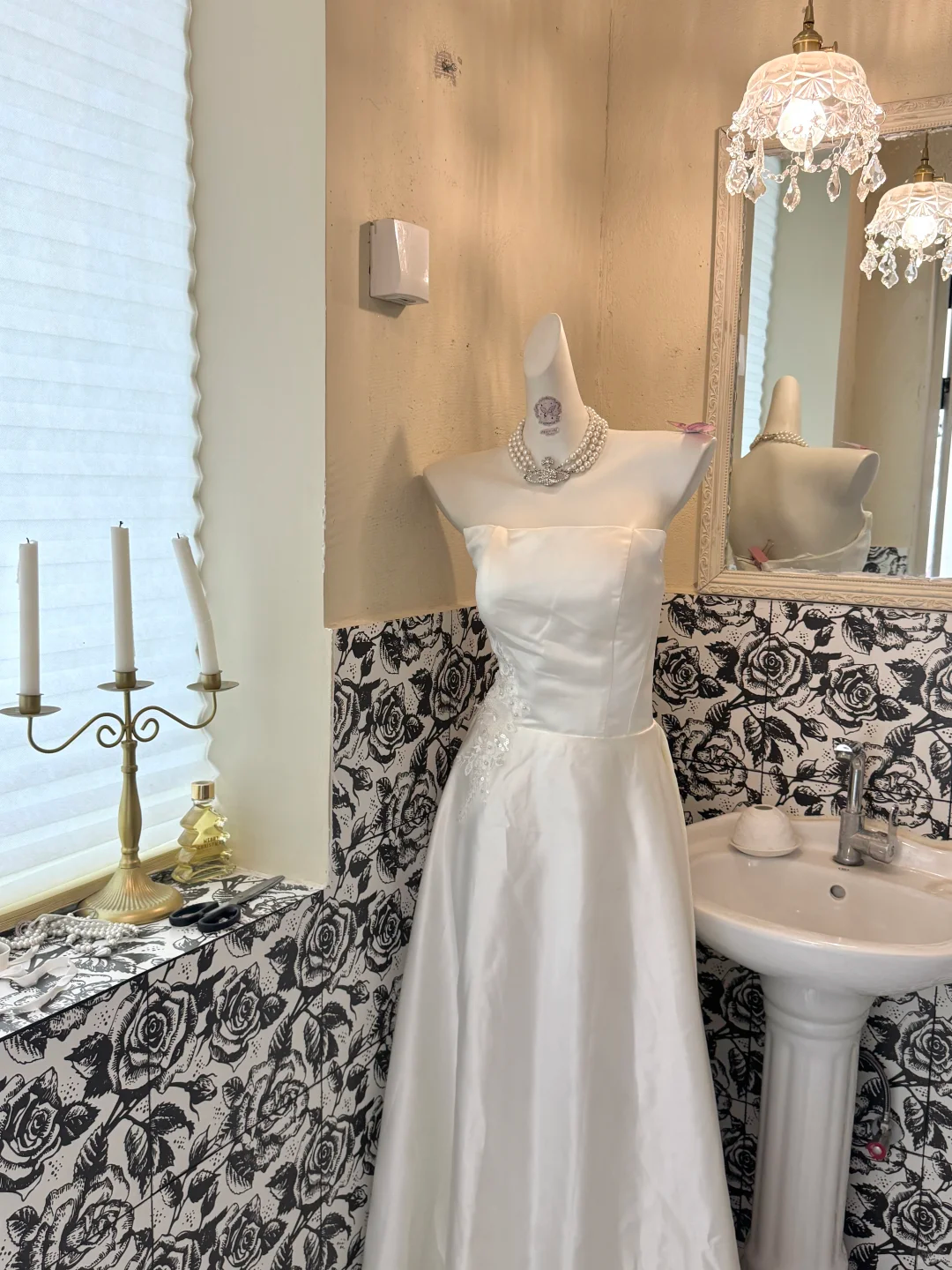 White Satin Strapless Waist-Cinched Full Flared Skirt Elegant Romantic Dress, Wedding Gown gh7651