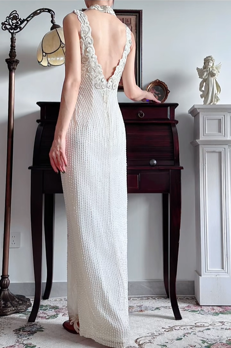 Off‑White Vintage Halter Maxi Gown, Ornate Lace Applique V‑Neck Bodice, Textured Vertical‑Stripe Fabric, Fitted Sheath Silhouette, Front High‑Slit Design, Elegant Retro Light‑Wedding Evening Party Dress gh8844