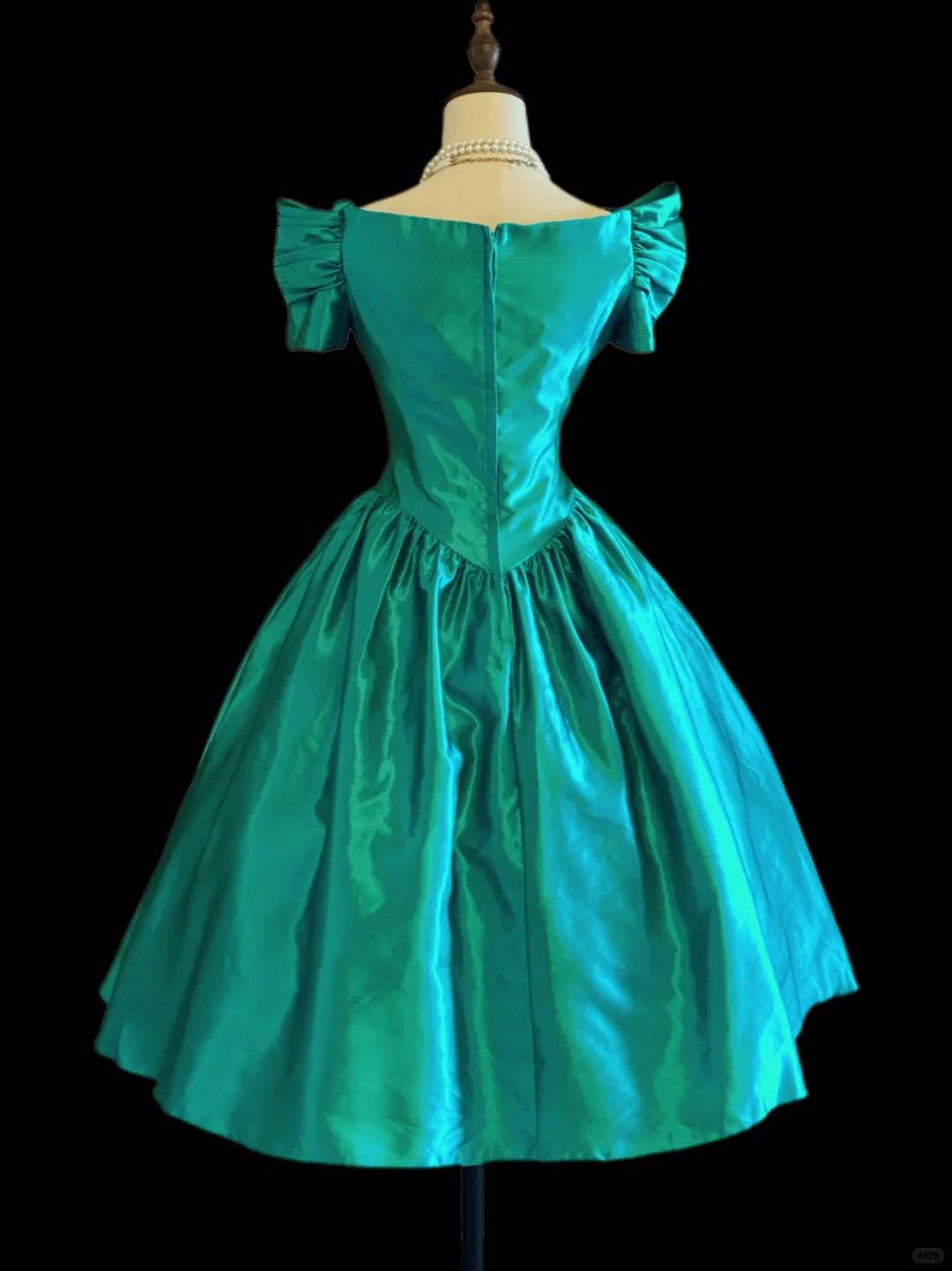Peacock Green Satin Vintage Midi Ball Gown, V‑Neck Puff Short Sleeves, White Lace Shoulder Applique, Fitted Waist, Full A‑Line Midi Skirt, Retro Prom Dress gh8909