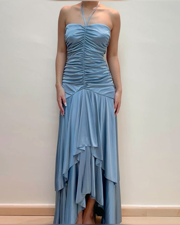 Girlhomeshops - Robe de soirée élégante en satin bleu clair, sans bretelles, longue, à volants, gh5201