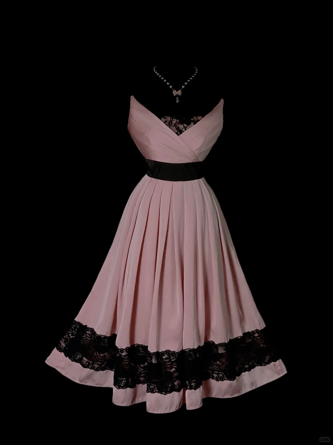 Dusty Pink Vintage Strapless Midi Prom Gown, V‑Neck Wrap Bodice, Lace Back Panel, Black Wide Satin Waistband, Pleated Full Midi Skirt, Wide Black Lace Hem Trim, Retro Elegant Party Photoshoot Dress gh8873