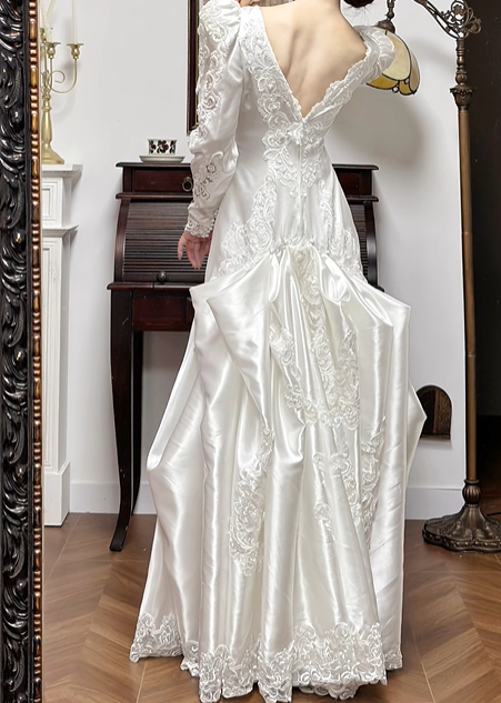 Ivory Vintage Satin Wedding Gown, V‑Neck Puff Long Sleeves, All‑Over Lace Appliqués Fitted Mermaid Silhouette, Lace Hem, Long Satin Train, Bridal Prom Dress gh8736