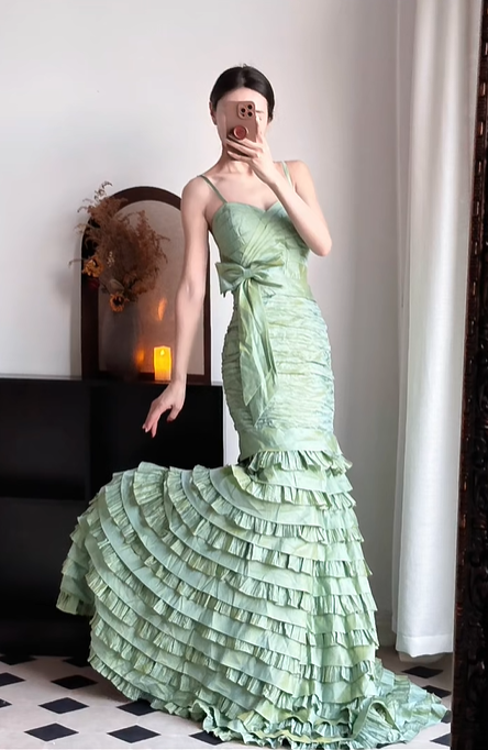 Sage‑Green‑Vintage‑Gown Spaghetti‑Strap Sweetheart‑Neckline Oversized‑Bow‑Bust‑Waist Ruched‑Bodice Multi‑Tier‑Ruffled‑Cake‑Mermaid‑Skirt Crinkled‑Taffeta‑Fabric Sweep‑Train Evening‑Prom‑Dress gh8829