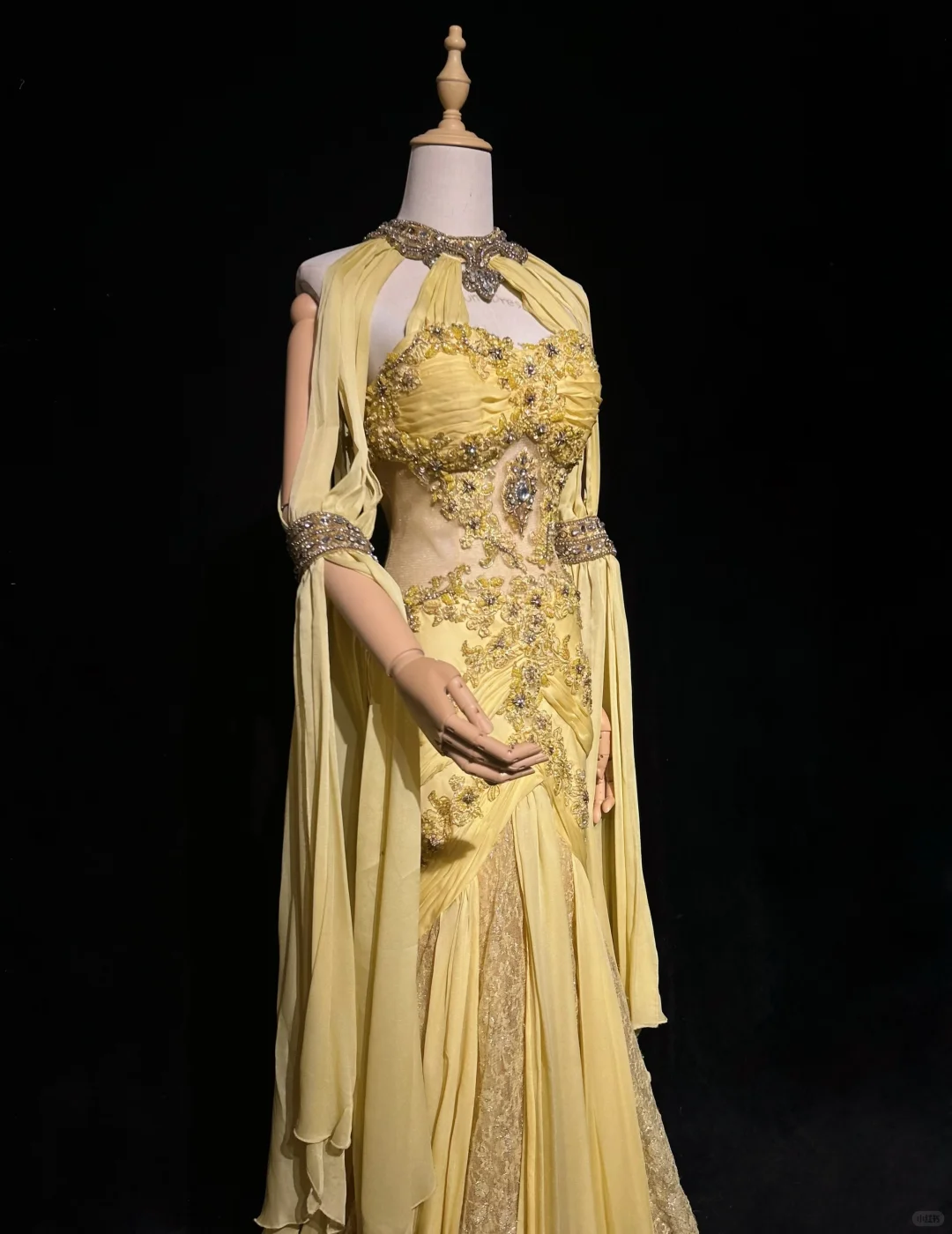 Halter Golden Yellow Prom Dress Sheer Bodice Rhinestone Floral Embroidery Tiered Chiffon Mermaid Formal Gown gh9554