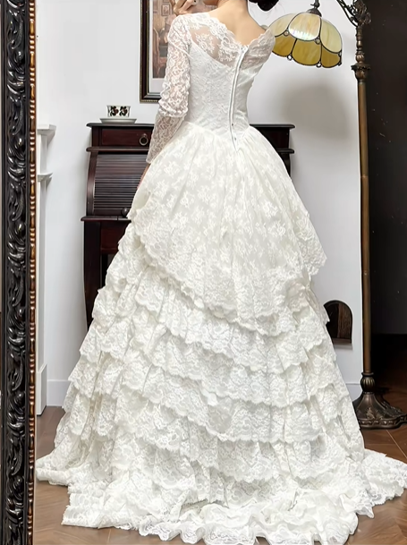 Ivory Vintage Lace Wedding Gown, V‑Neck Lace Long Sleeves, Lace Appliqués Fitted Waist, Multi‑Tier Lace Ruffled Cake Ballgown Skirt, Vintage Long Train, Bridal Prom Dress gh8767