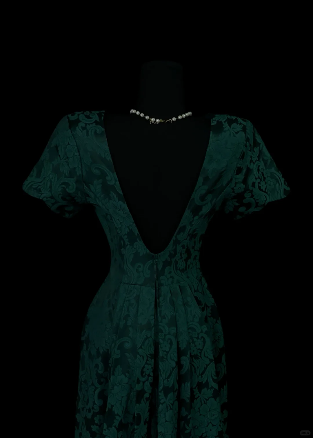 Dark Green Vintage Jacquard Maxi Gown, Square Neck, Cap Short Sleeves, All‑Over Floral Scroll Jacquard Fabric, Fitted Waist Sheath Maxi Silhouette, Retro Noble Evening Prom Photoshoot Dress gh8865