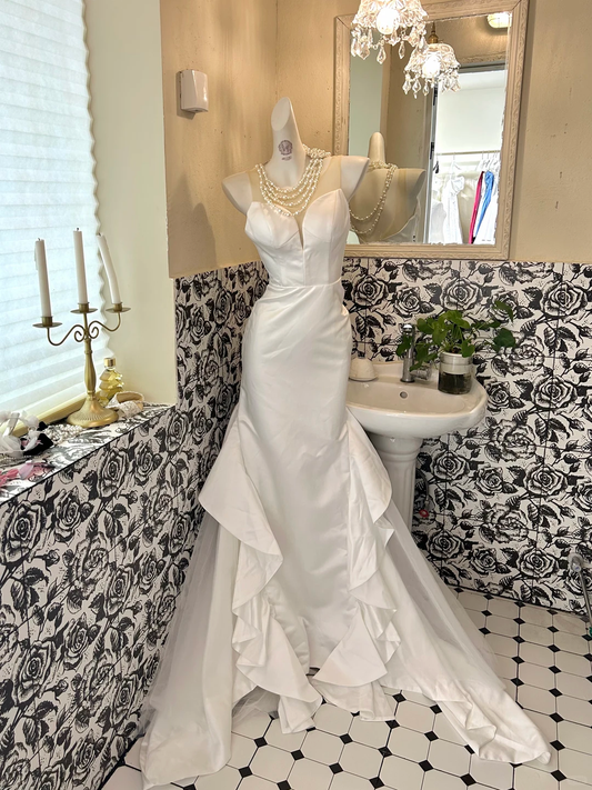 White Sleeveless Waist-Cinched Slim Fit Mermaid Long Romantic Dress, Wedding Gown gh7628