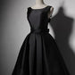 Schwarzes elegantes süßes einfaches knielanges mittellanges Satin-Heimkehrkleid, Ballkleid, Abendkleid, Partykleid gh188
