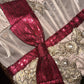 Luxuriöses, trägerloses Meerjungfrauenkleid im Retro-Stil mit Goldstickerei und rotem Gürtel – Abendkleid für festliche Anlässe und Galas (gh6569)