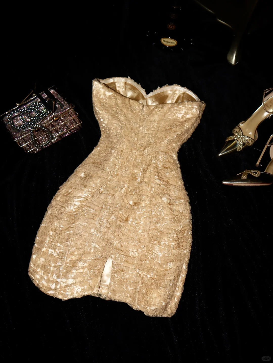 Robe de soirée courte en dentelle champagne avec appliques et perles gh4389