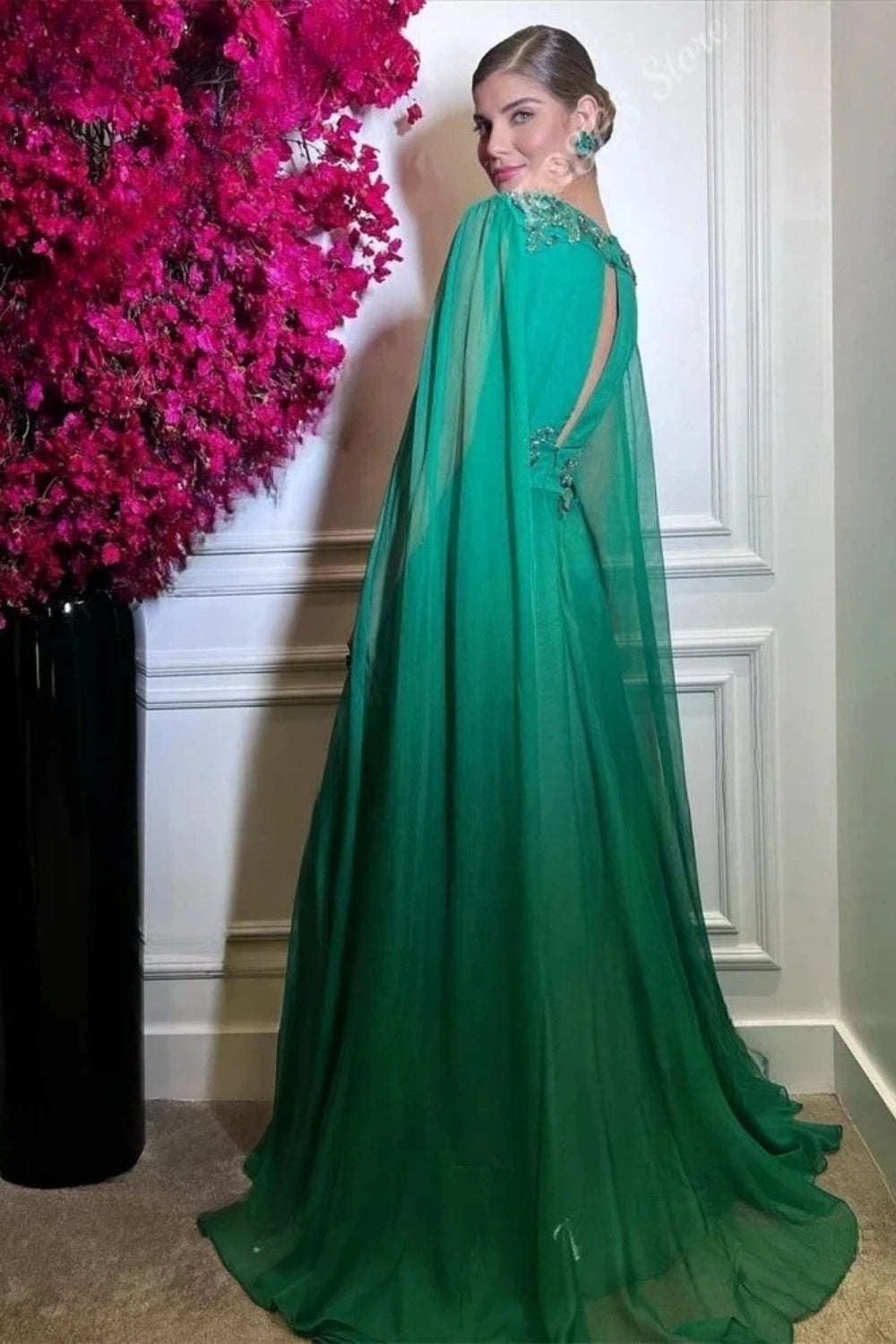 girlhomeshops-Grünes, langärmeliges Abendkleid mit schimmerndem Chiffon und tiefem V-Ausschnitt gh6263