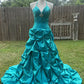 Wunderschönes, langes, elegantes Ballkleid aus Satin mit Vintage-Riemen in Grün, gh3311