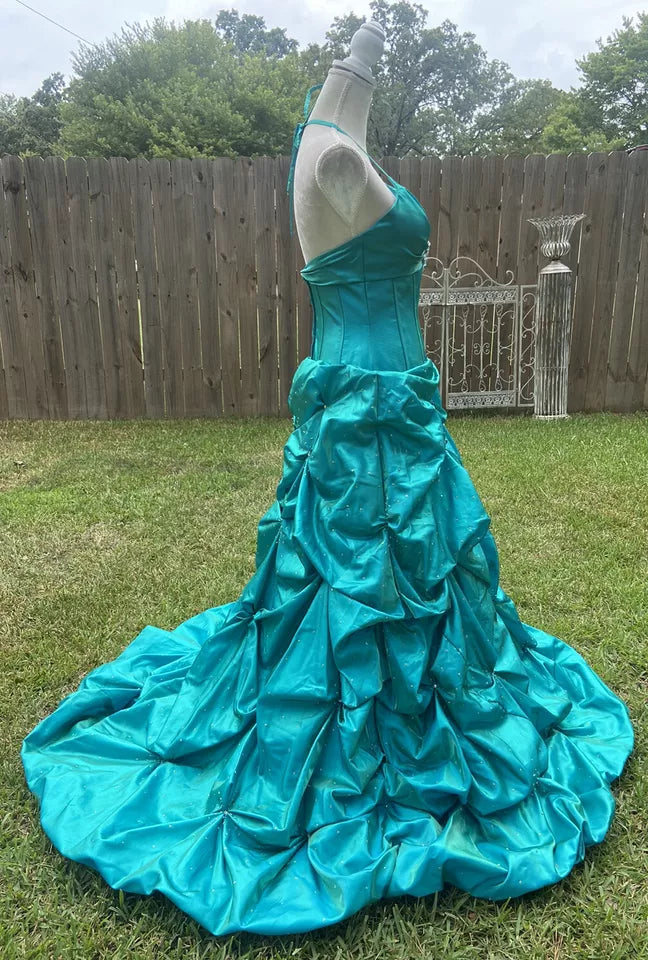 Wunderschönes, langes, elegantes Ballkleid aus Satin mit Vintage-Riemen in Grün, gh3311