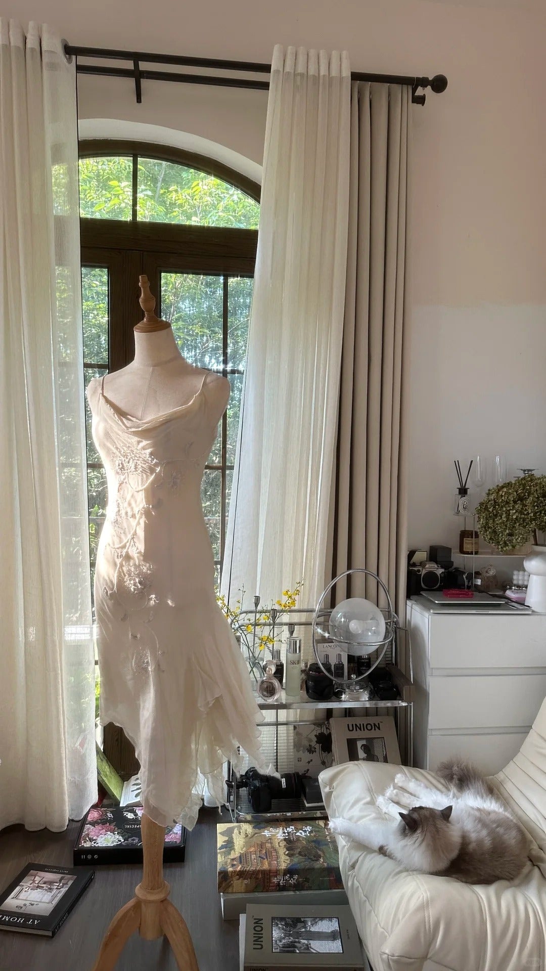 Elfenbeinweißes, elegantes, modisches, exquisites, florales, perlenbesetztes, mittellanges, kurzes Chiffon-Ballkleid, Abendkleid, Partykleid gh4622