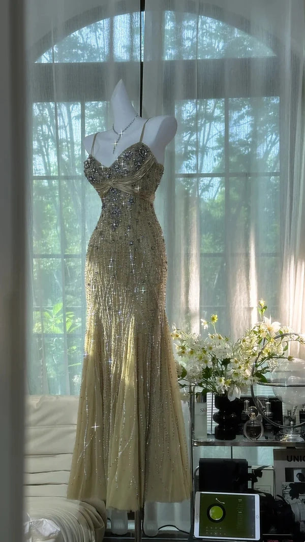 Vintage, langes, elegantes Chiffonkleid mit Perlenstickerei, ideal für Homecoming, Ball, Abendveranstaltungen, Geburtstagsfeiern, Dates oder Abschlussbälle (gh4681).