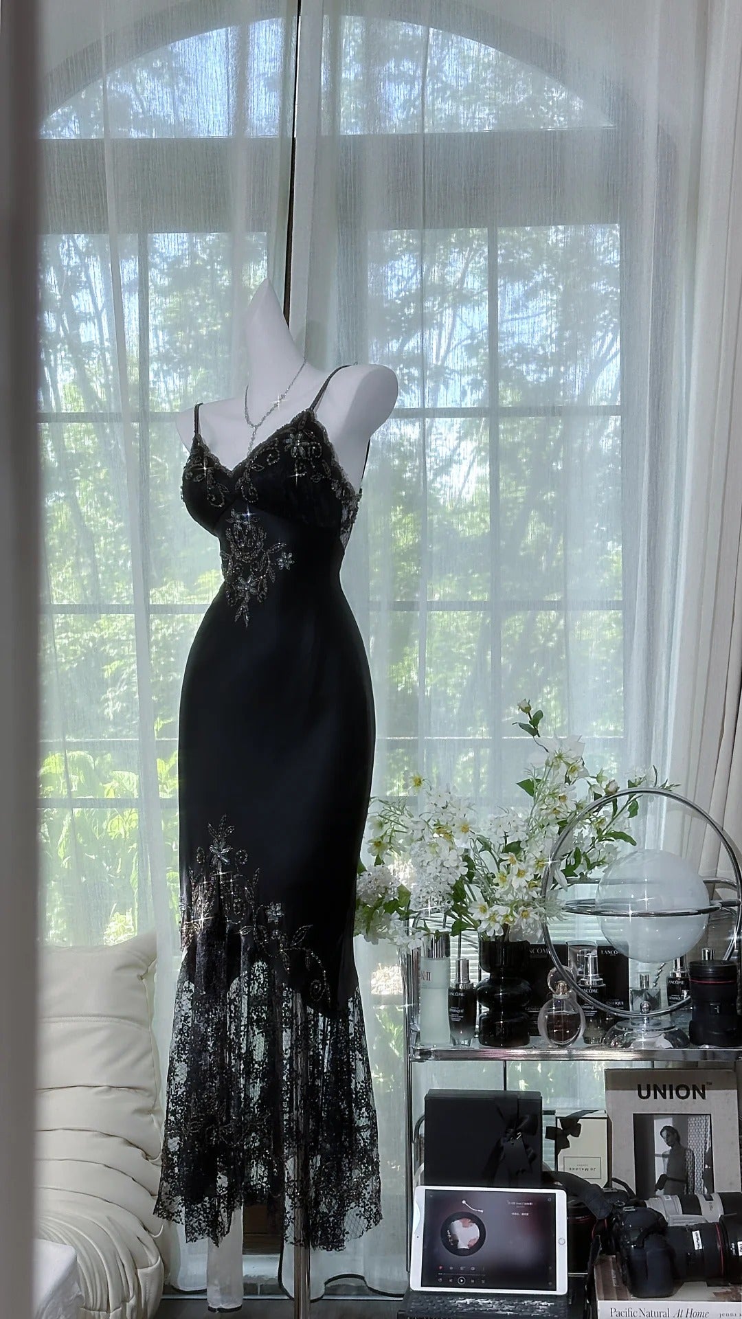 Schwarzes glänzendes Vintage-Kleid mit exquisiter Perlen-Satinspitze, langes Heimkehrkleid, Ballkleid, Abendkleid, Partykleid, gh4823