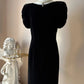 [Ambiance Hepburn] Robe de soirée moulante en velours noir avec dos en dentelle et manches bouffantes gh7009