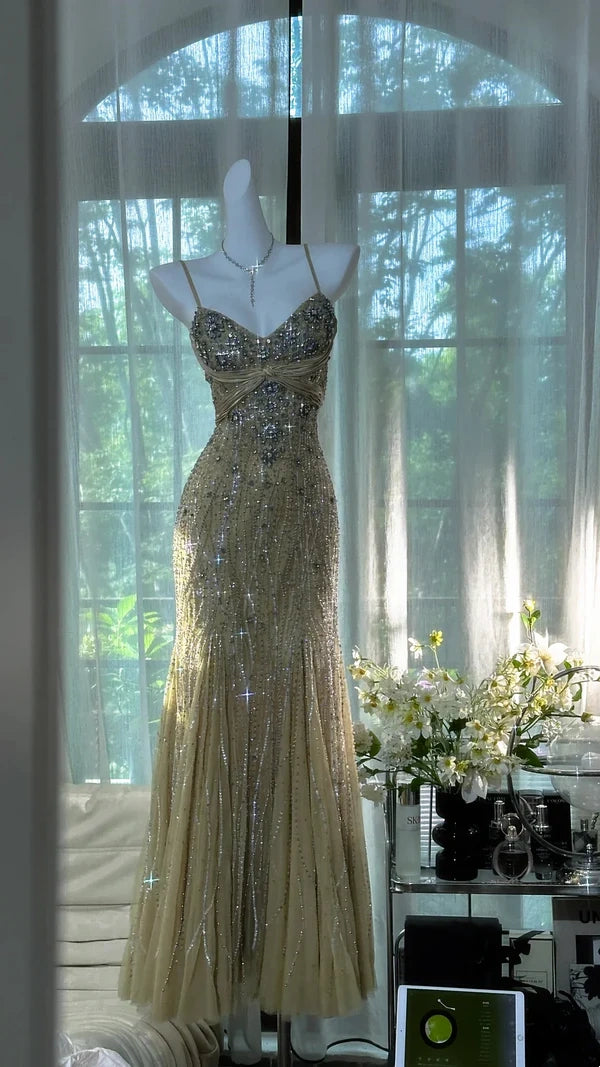 Vintage, langes, elegantes Chiffonkleid mit Perlenstickerei, ideal für Homecoming, Ball, Abendveranstaltungen, Geburtstagsfeiern, Dates oder Abschlussbälle (gh4681).