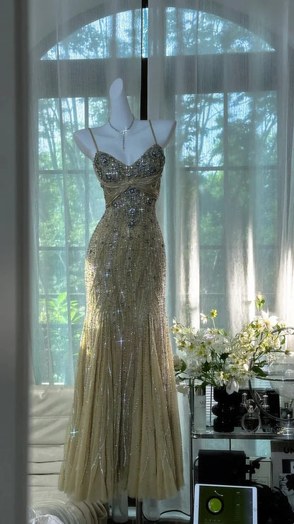 Vintage, langes, elegantes Chiffonkleid mit Perlenstickerei, ideal für Homecoming, Ball, Abendveranstaltungen, Geburtstagsfeiern, Dates oder Abschlussbälle (gh4681).