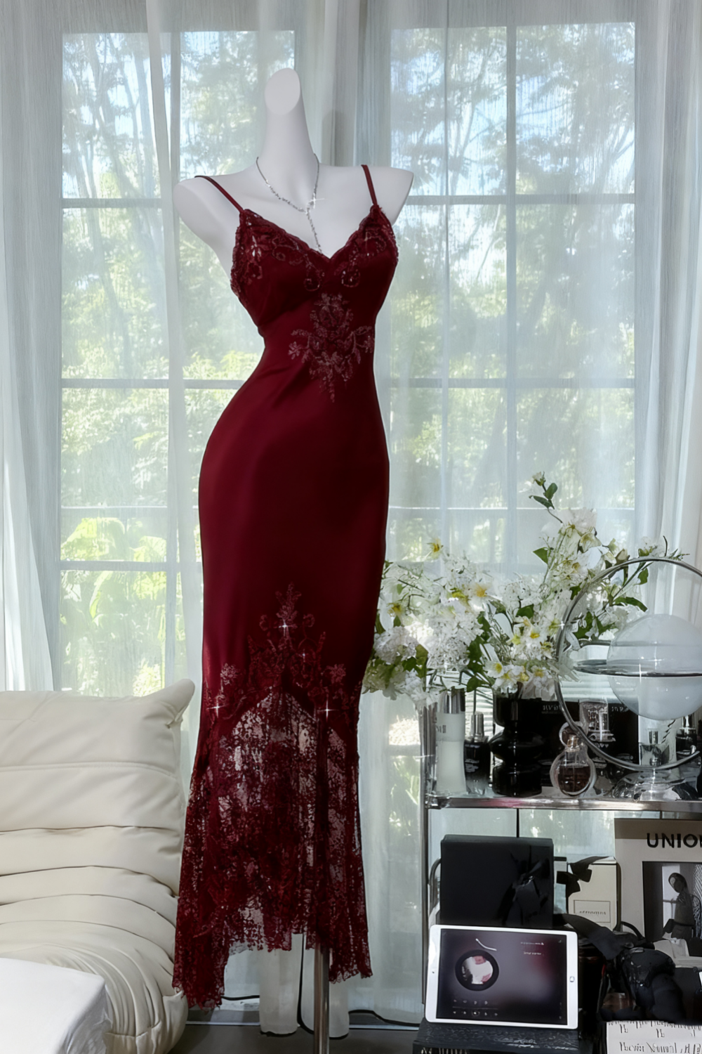 Schwarzes glänzendes Vintage-Kleid mit exquisiter Perlen-Satinspitze, langes Heimkehrkleid, Ballkleid, Abendkleid, Partykleid, gh4823