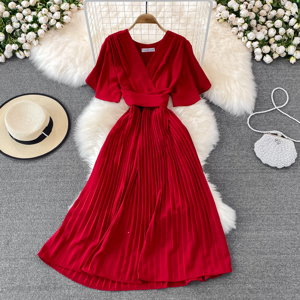 Einfaches kurzes Kleid mit V-Ausschnitt A-Linie Modekleid 10728